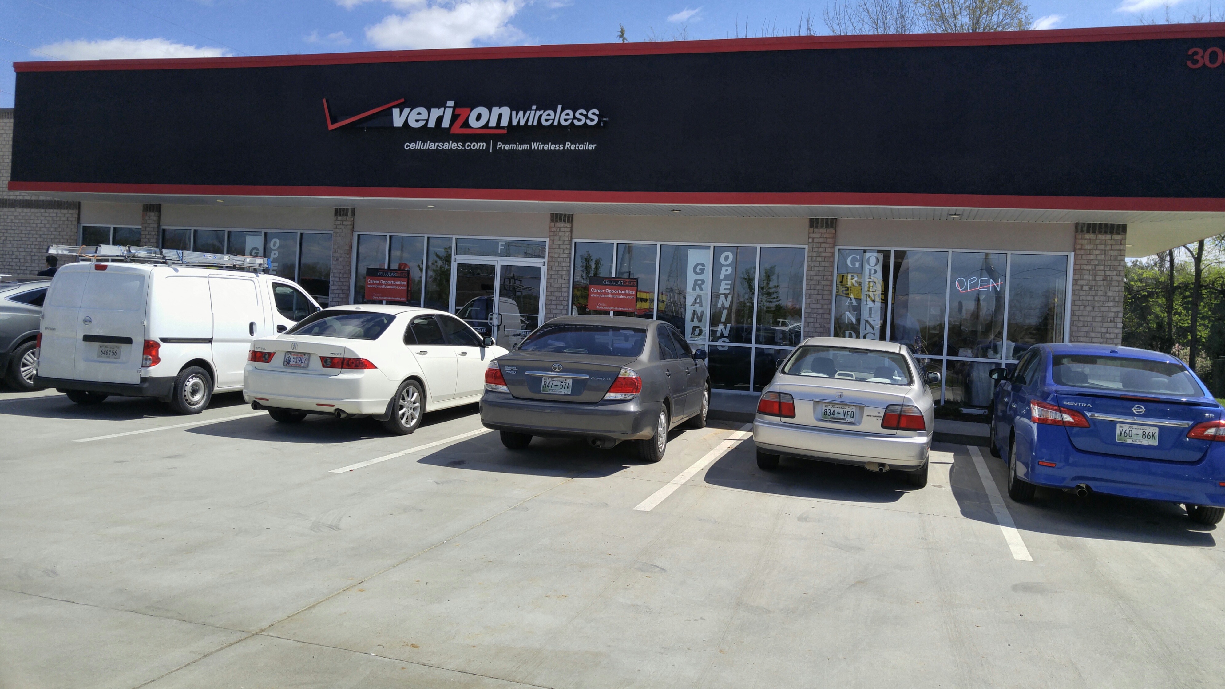 Cellular Sales Murfreesboro Residents to New Store Opening